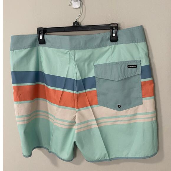 Quiksilver Men's Multicolor Swim Shorts - Picture 2 of 3